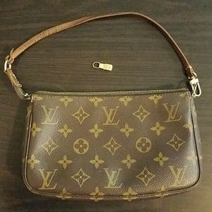 Louis Vuitton Pouchette